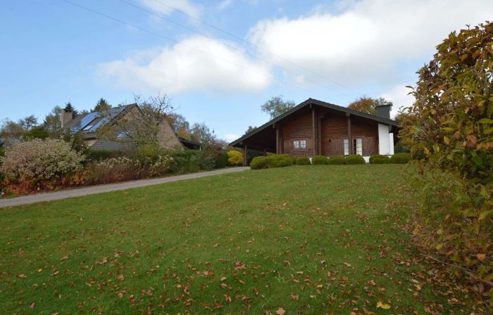 Stavelot Chalet with Garden