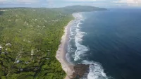 Casa Luna - Private Suites with Ocean View, Pool, AC, WiFi