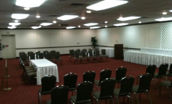 Trade Winds Central Inn