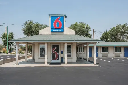 Motel 6 Fallon, NV Отели в г. Фаллон
