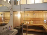 Michelberger Hotel Hotel berhampiran Jambatan Oberbaum