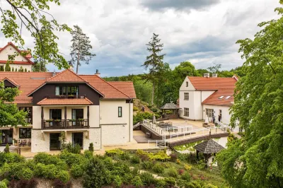 Berberys Park Hotel Отели рядом с достопримечательностью «Kazimierz Dolny Castle»