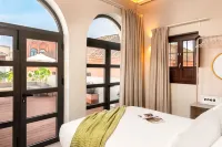 Coeo Fresca Signature Apartments