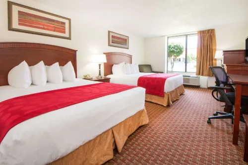 Ramada by Wyndham Enid Отели в г. Инид