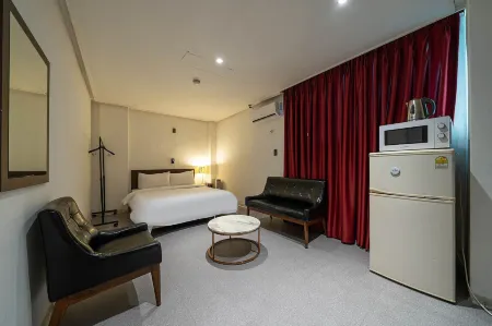 Pacific7 Hotel Отели рядом с достопримечательностью «Anjung-ri»