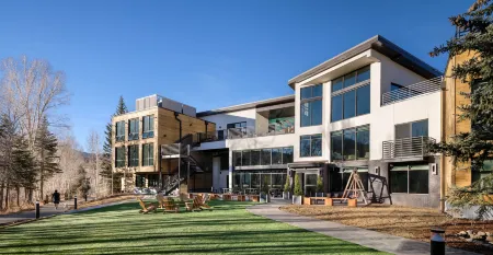 The Block Hotel & Commons