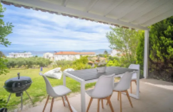 NG Villas Polichrono