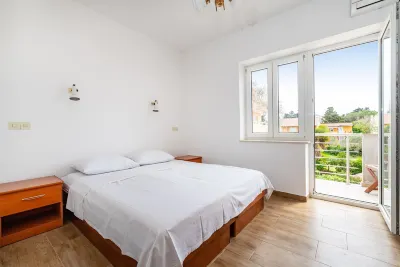 Room in Guest Room - Cozy Room Near Beach L