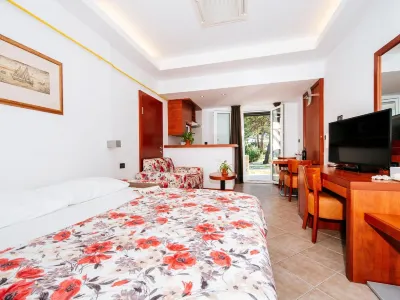 Apartments in Zaton Holiday Resort with Pool