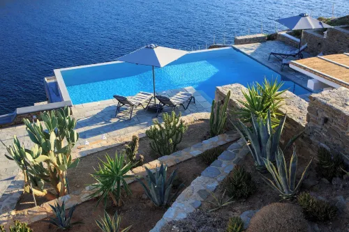 Mv Kythnos - Pools
