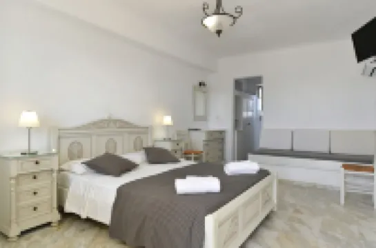 Parian Lithos Residence