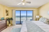 Commodore Resort by Book That Condo Hotel di Lower Grand Lagoon