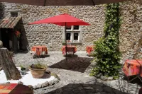 Le Manoir du Raveyron Hotels in Grospierres