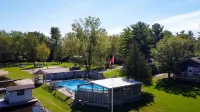 Sunnylea Resort - Pool
