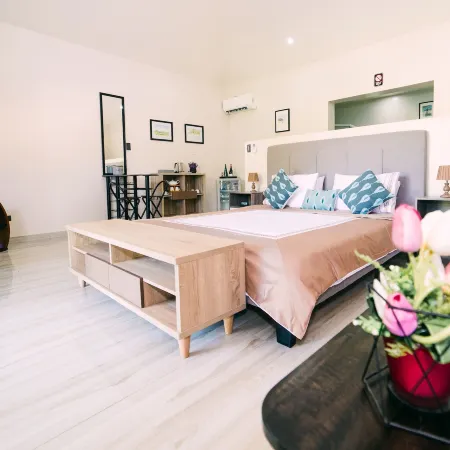 Denika's Suites