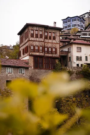 Meymune Valide Konağı Отели рядом с достопримечательностью «Cinci Hamam»