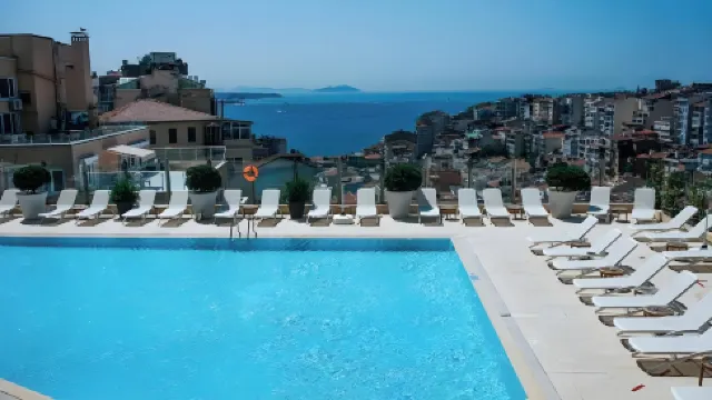 ザ マルマラ タクシム