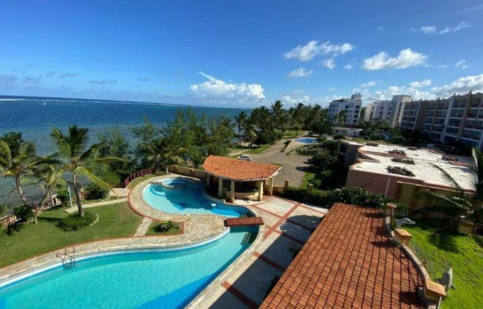 Lily Beachfront Apartments