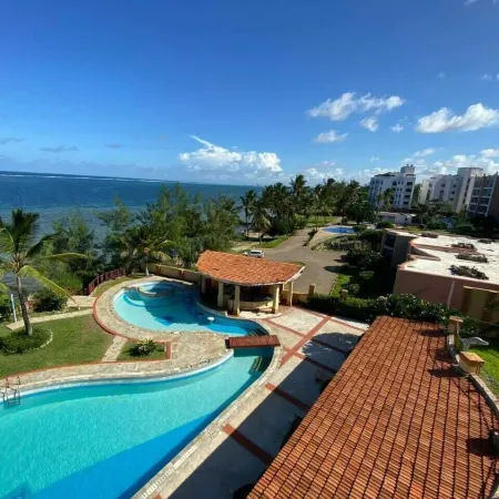 Lily Beachfront Apartments