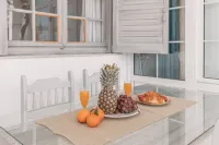 Dibellee Mykonos Studios - sarapan