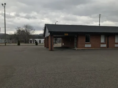 Sky Inn Hotel Отели в г. Джефферсон