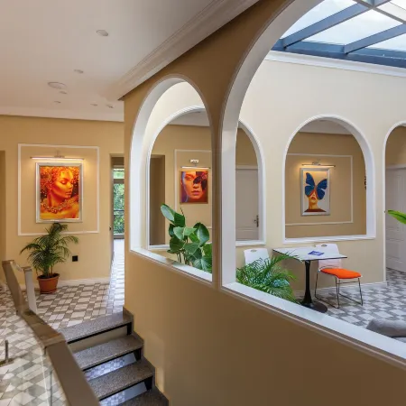 Hillside City Center Hotel Отели рядом с достопримечательностью «Нагорный парк»