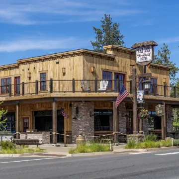 Ski Inn Taphouse Hotel
