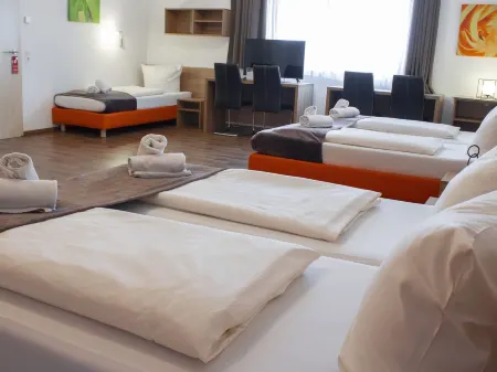 Orange Hotel und Apartments Отели рядом со станцией Neu-Ulm