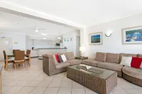 Trinity Waters Holiday Apartments - Ocean View