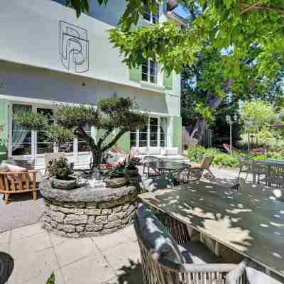 Logis Hôtel Le Blason de Provence Hotel Exterior