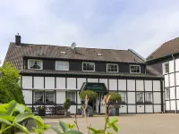 Hotel Gut Moschenhof Hotels near Ludenberg