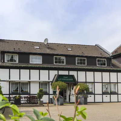 Hotel Gut Moschenhof Отели рядом с достопримечательностью «Люденберг»