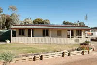 Black Jack Get-A-Way Hotels in Orroroo