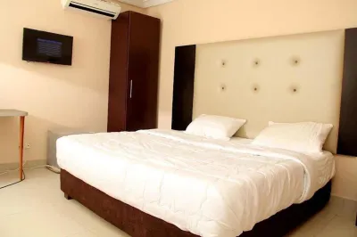 West 11 Luxury Hotels near 9Mobile Medium Experience Centre