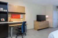 TownePlace Suites McAllen Edinburg فنادق في Edinburg