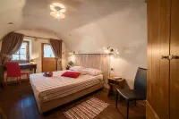 Ostello del Castello Tirano / BB Hotel a Tirano