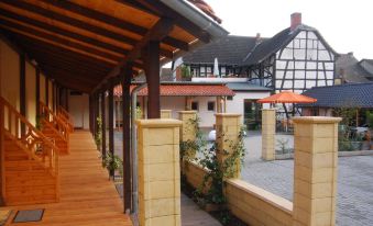 Land-Hotel Zum Schwan, Garni Weilerswist-Metternich 3 E-Ladepunkte
