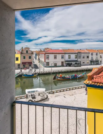 Innapartments - São Gonçalinho Отели рядом с достопримечательностью «Farol da Barra»