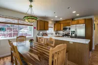 Lower Cascades Hotels in Yosemite West