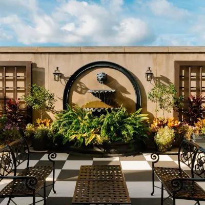 French Quarter Inn Hotels near Rainbow Row