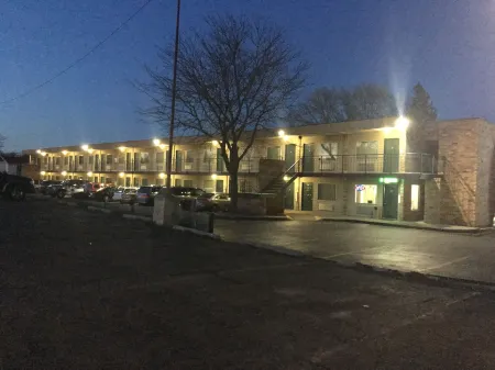 Thunderbird Motor Inn