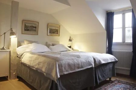 Lady Hamilton Apartments Отели рядом с достопримечательностью «Шведский музей естественной истории»