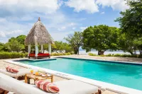 Hotel Punta Teonoste - Pools