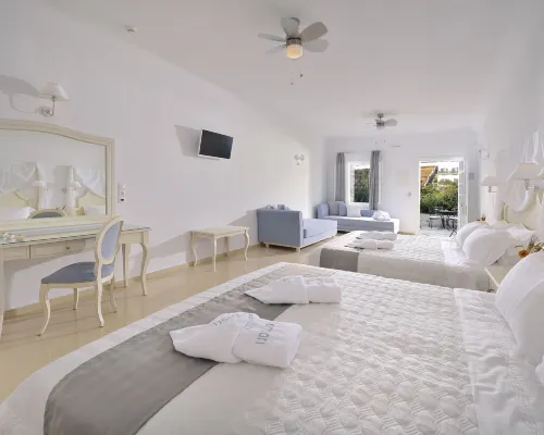 Kamari Hotel Hotels near Platis Gialos Beach