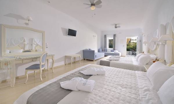 Kamari Hotel