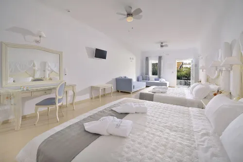 Kamari Hotel Hotels in Platis Gialos