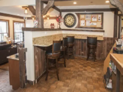 Auld Holland Inn Hotels in Oak Harbor