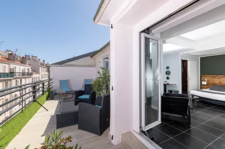 Celenya Hôtel Отели в г. Тулон