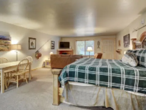 Eagle Fire Lodge & Cabins Hotels in Teller County