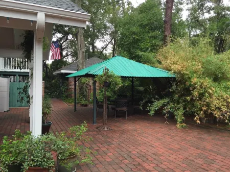 Far View - A Bed & Breakfast Estate Отели в г. Бренхем